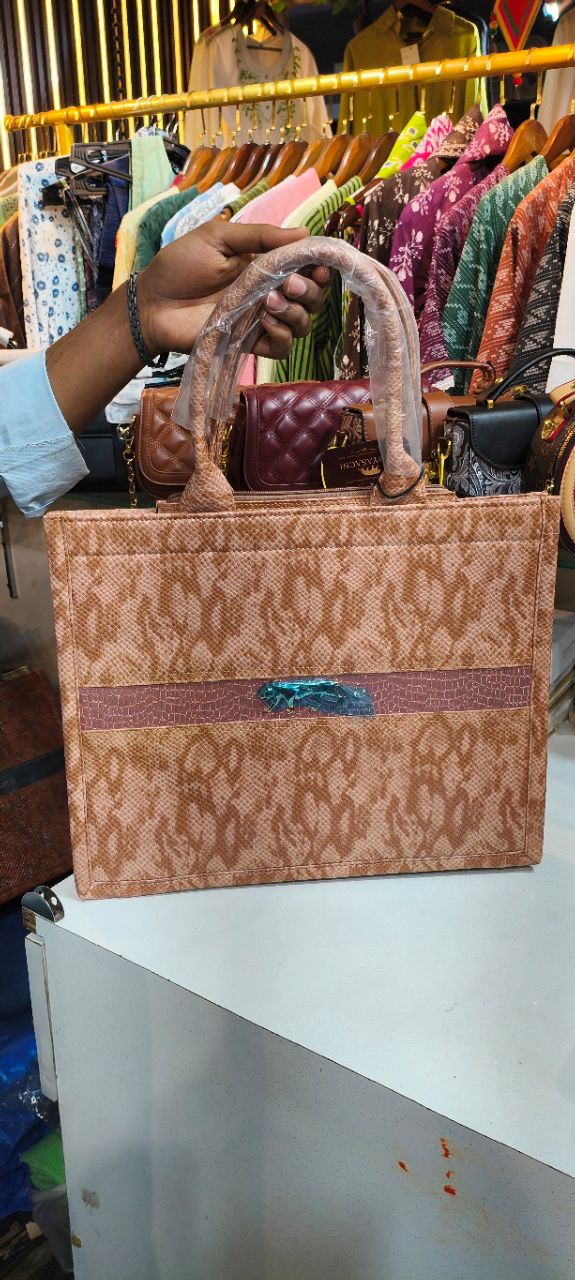 Stylish Tote Bag 🛍️ view 5