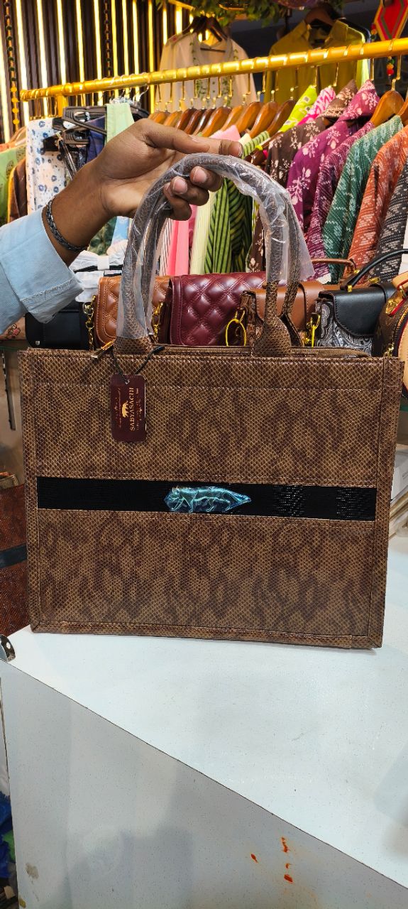 Stylish Tote Bag 🛍️ view 4