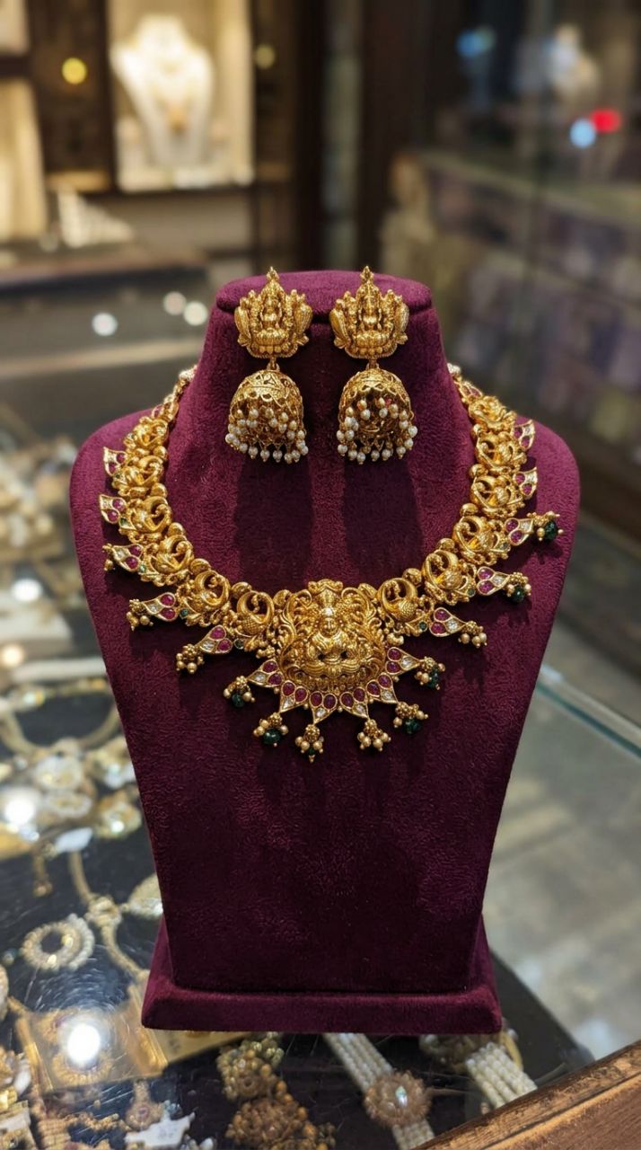 Royal Elegance Necklace view 5