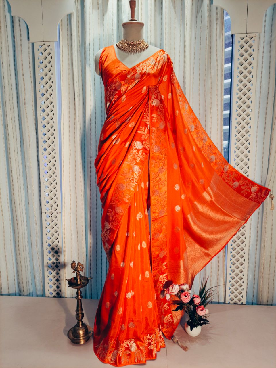 Dola Silk With Weaving Border view 2