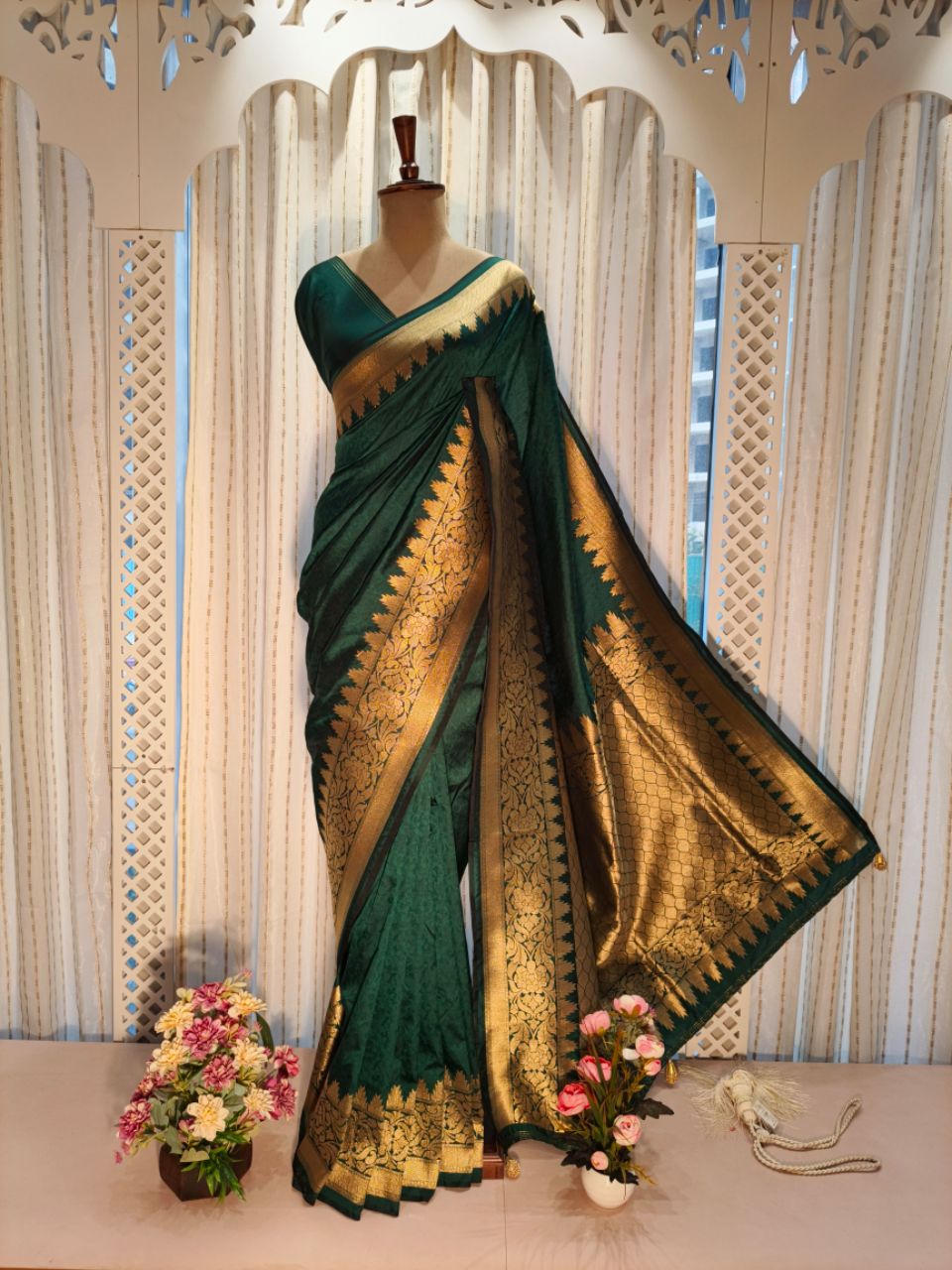 Banarasi With Full Weaving Border And Palla Saree view 4