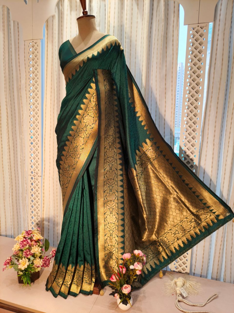 Banarasi With Full Weaving Border And Palla Saree view 2