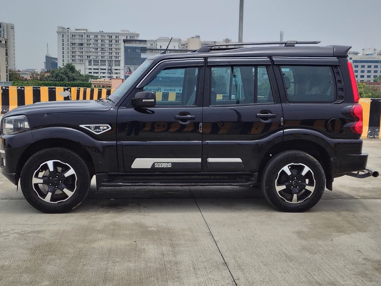 Mahindra Scorpio Classic S11 view 5