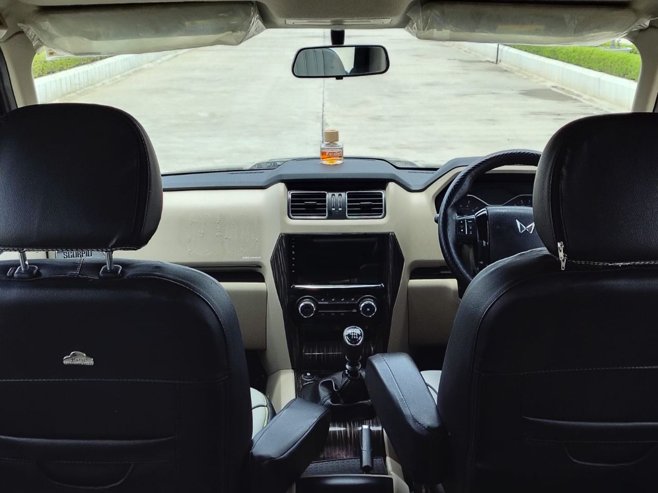 Mahindra Scorpio Classic S11 view 7