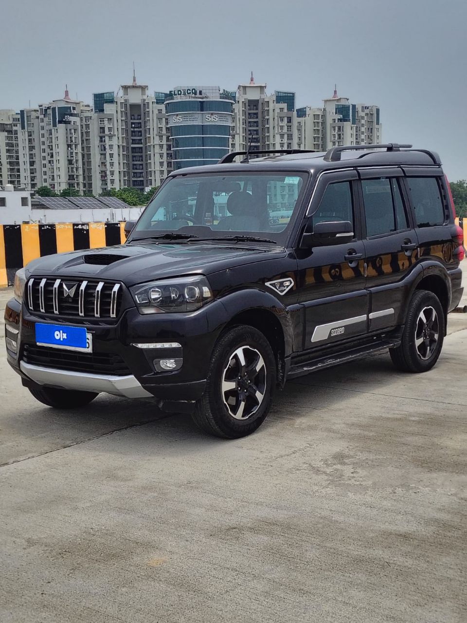 Mahindra Scorpio Classic S11 view 4