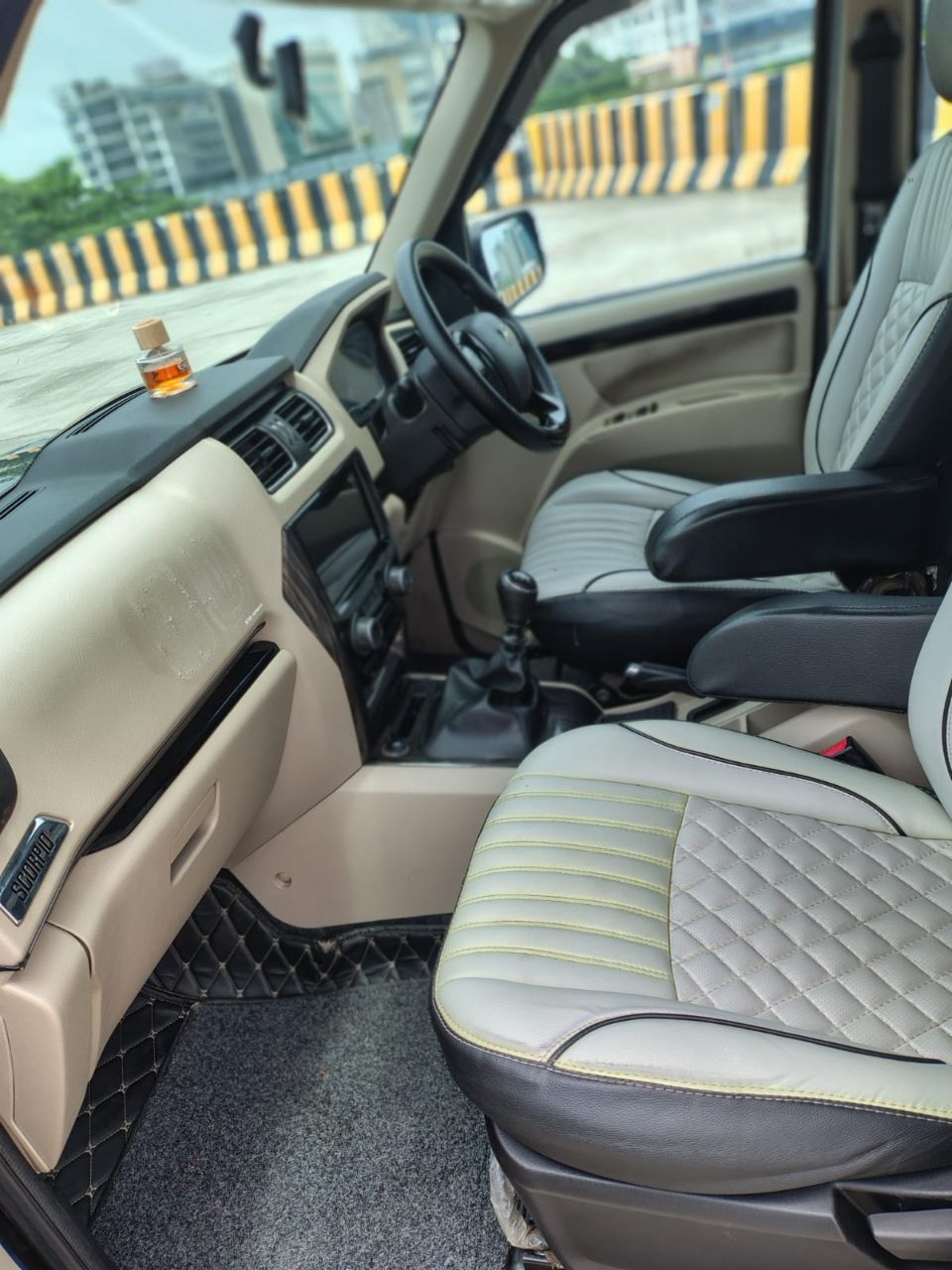 Mahindra Scorpio Classic S11 view 8