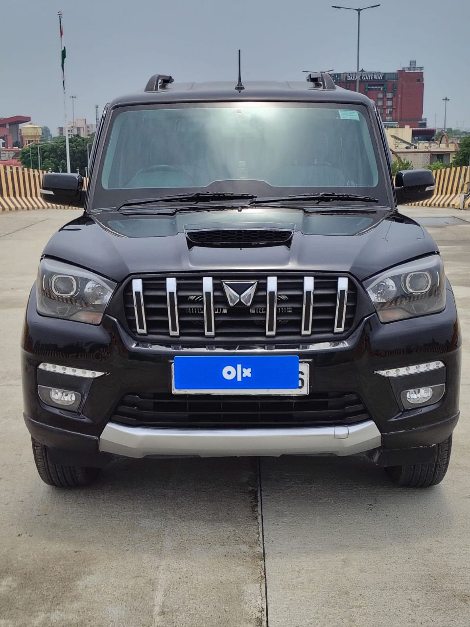 Mahindra Scorpio Classic S11 view 2