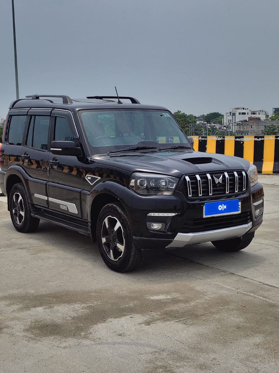 Mahindra Scorpio Classic S11 view 3