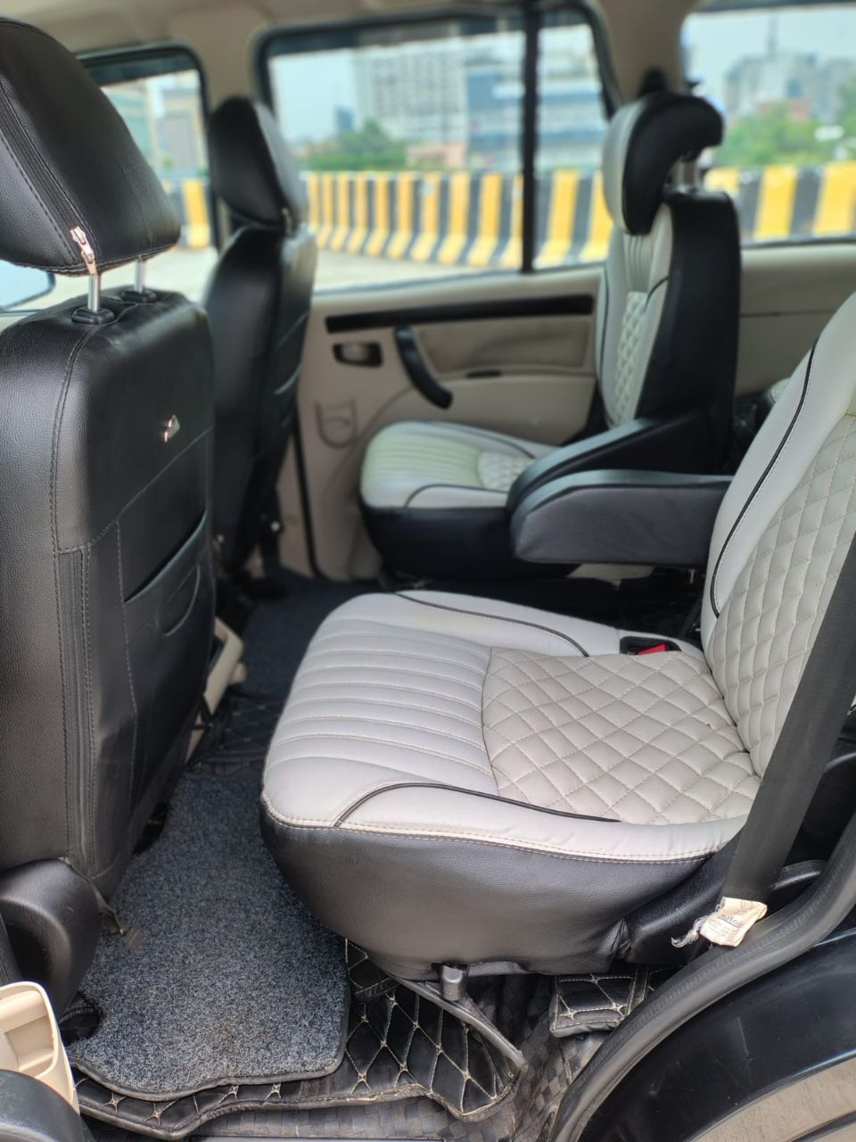 Mahindra Scorpio Classic S11 view 10