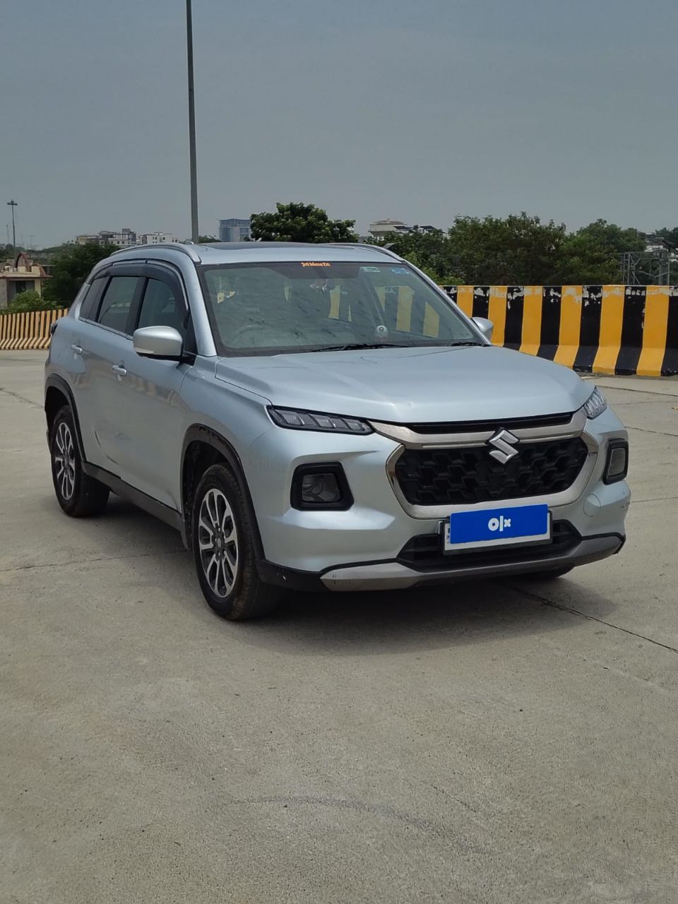 Maruti Suzuki Grand Vitara Zeta+ Strong Hybrid view 3