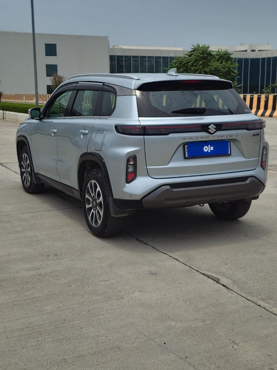 Maruti Suzuki Grand Vitara Zeta+ Strong Hybrid view 10