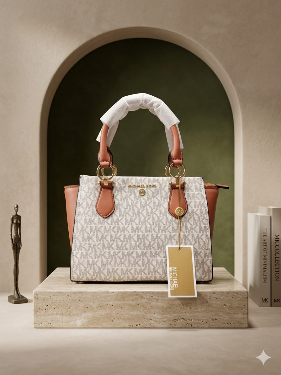 Michael Kors Handbag 👜👜👜👜 view 2