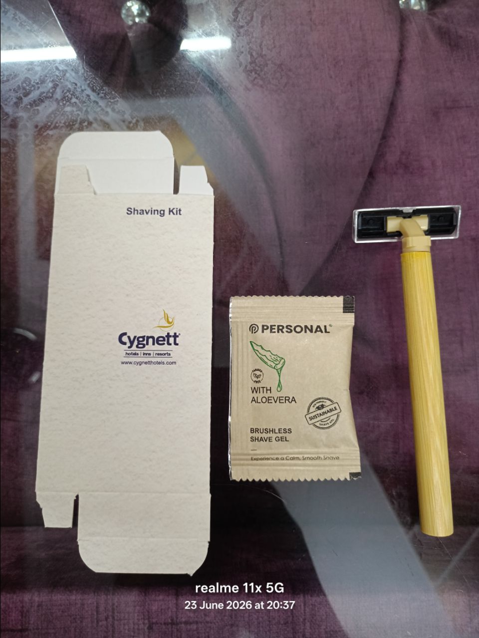 Cygnett Shaving Kit view 2