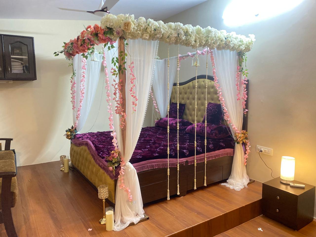 Floral Canopy Bed Decor