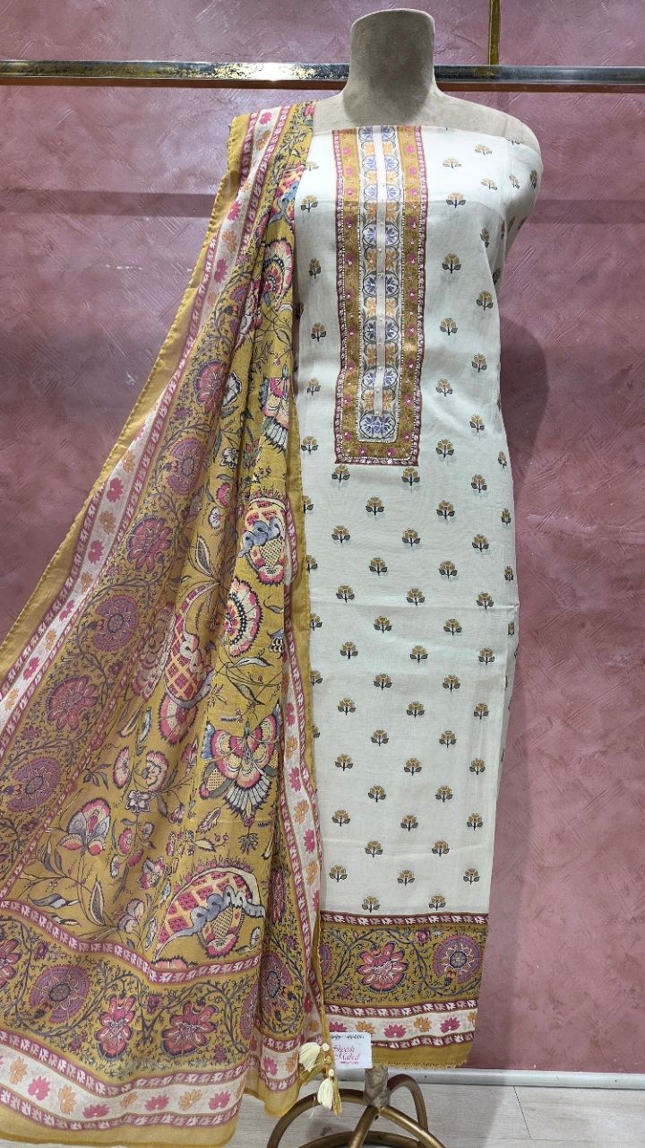 Unstitched Suit .Fabric 😍. view 2