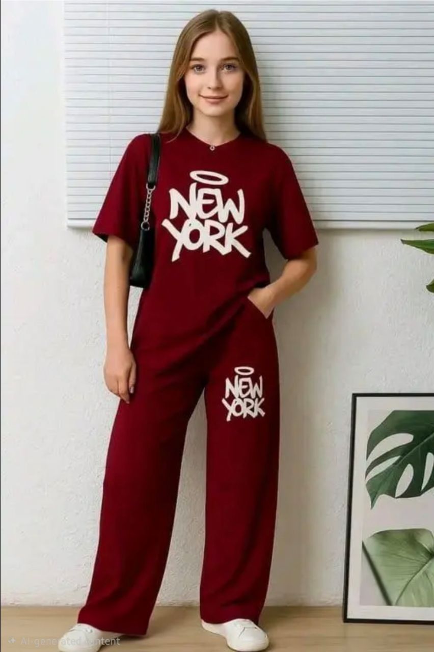 New York Graphic Loungewear Set view 3