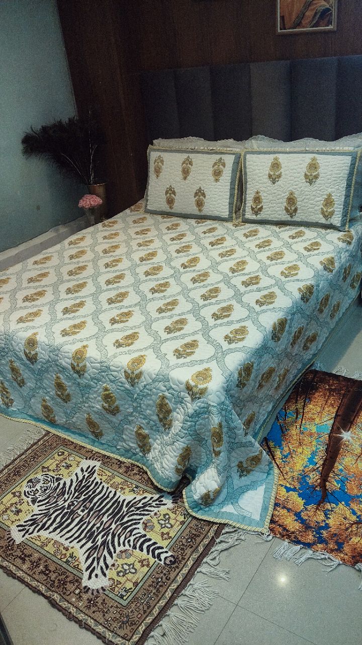 Quilted Floral Bedspread Set view 4