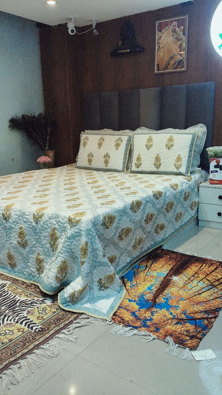 Quilted Floral Bedspread Set view 2