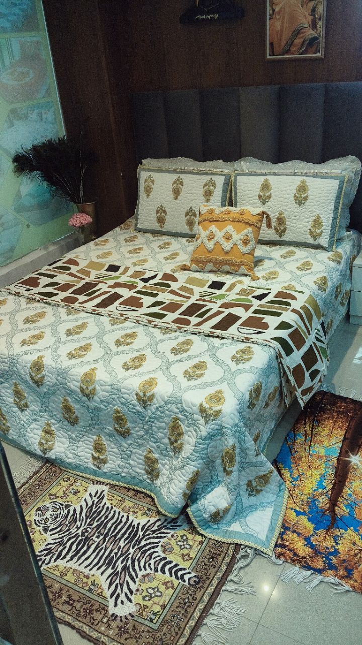 Quilted Floral Bedspread Set view 3