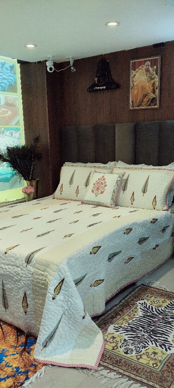 Elegant Quilted Bed Cover view 4