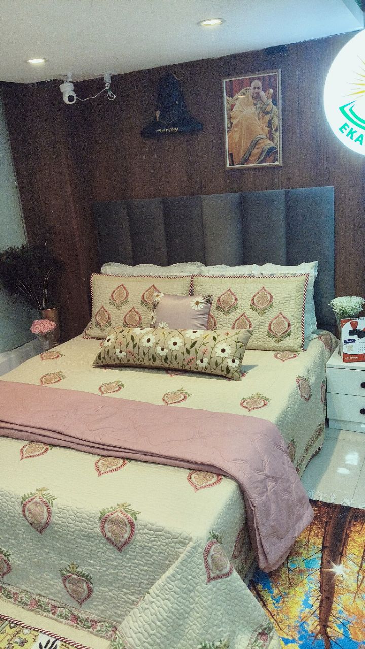 Floral Quilted Bedspread view 3
