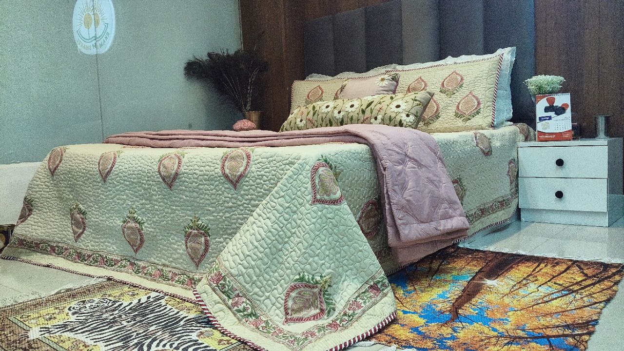 Floral Quilted Bedspread view 4