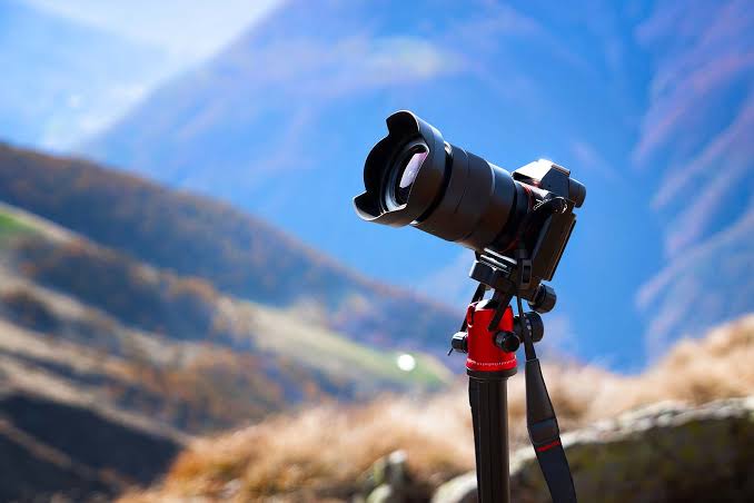 DSLR Camera with Zoom Lens view 2