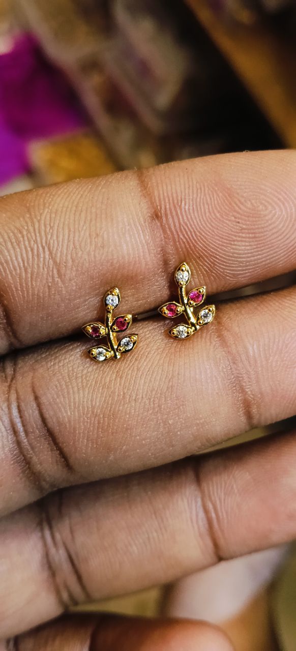Leaf Design Gold Stud Earrings view 2
