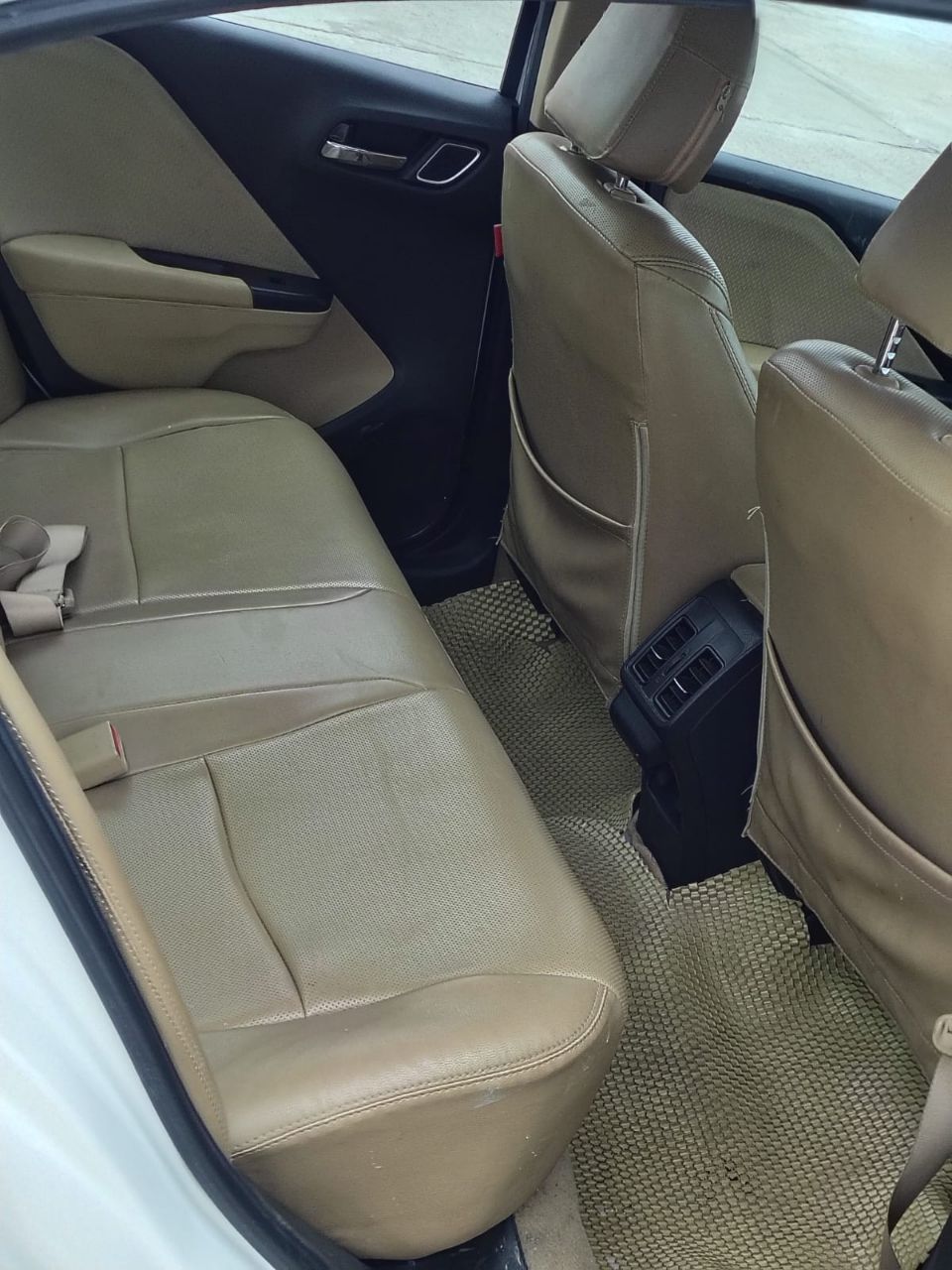 Honda City view 8