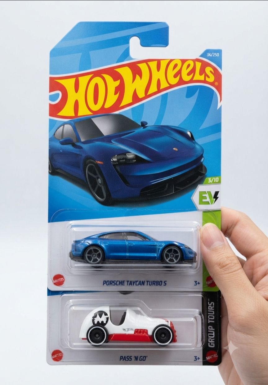 Hot Wheels 2-Car Combo Pack – Porsche Taycan Turbo S & Pass 'N Go | 1:64 Scale