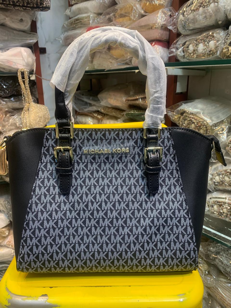 Michael Kors Tote Bag 🛍️🛍️ view 2