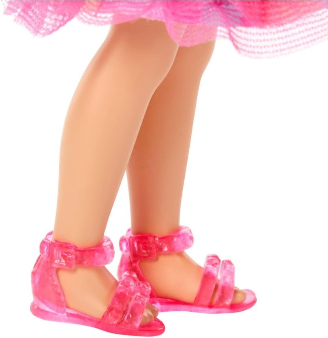 Barbie Club Chelsea 6-Inch Birthday-Themed Small Doll with Pink-Streaked Blonde Hair, Colorful Dress & 4 Party Accessories
Blonde hair with pink highlights, colourful dress and 4 party accessories, JJB37 view 4