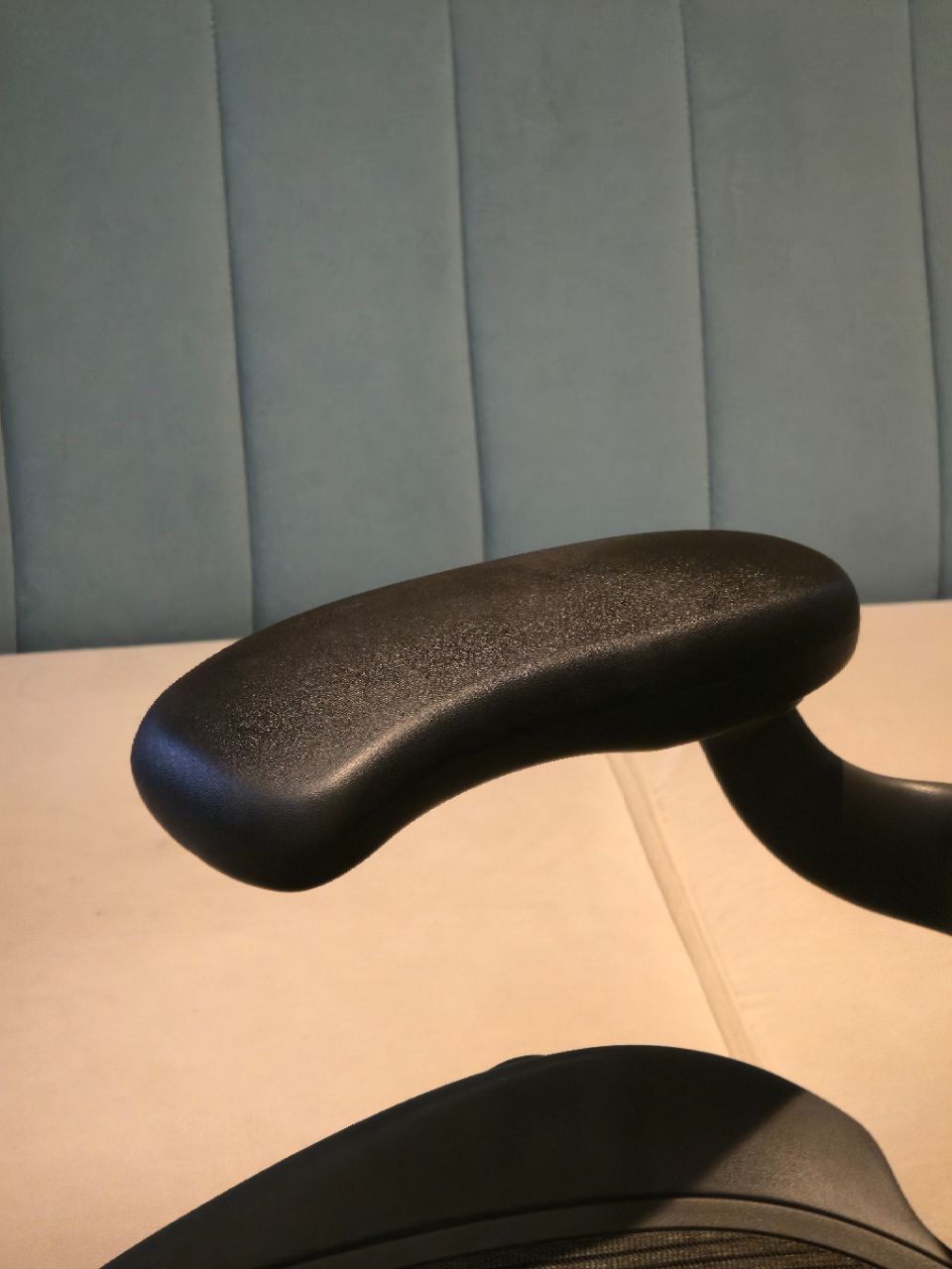 Herman Miller Aeron Chair view 10