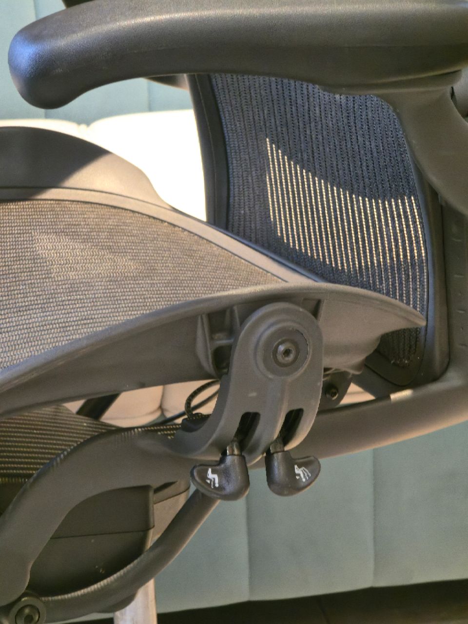 Herman Miller Aeron Chair view 7
