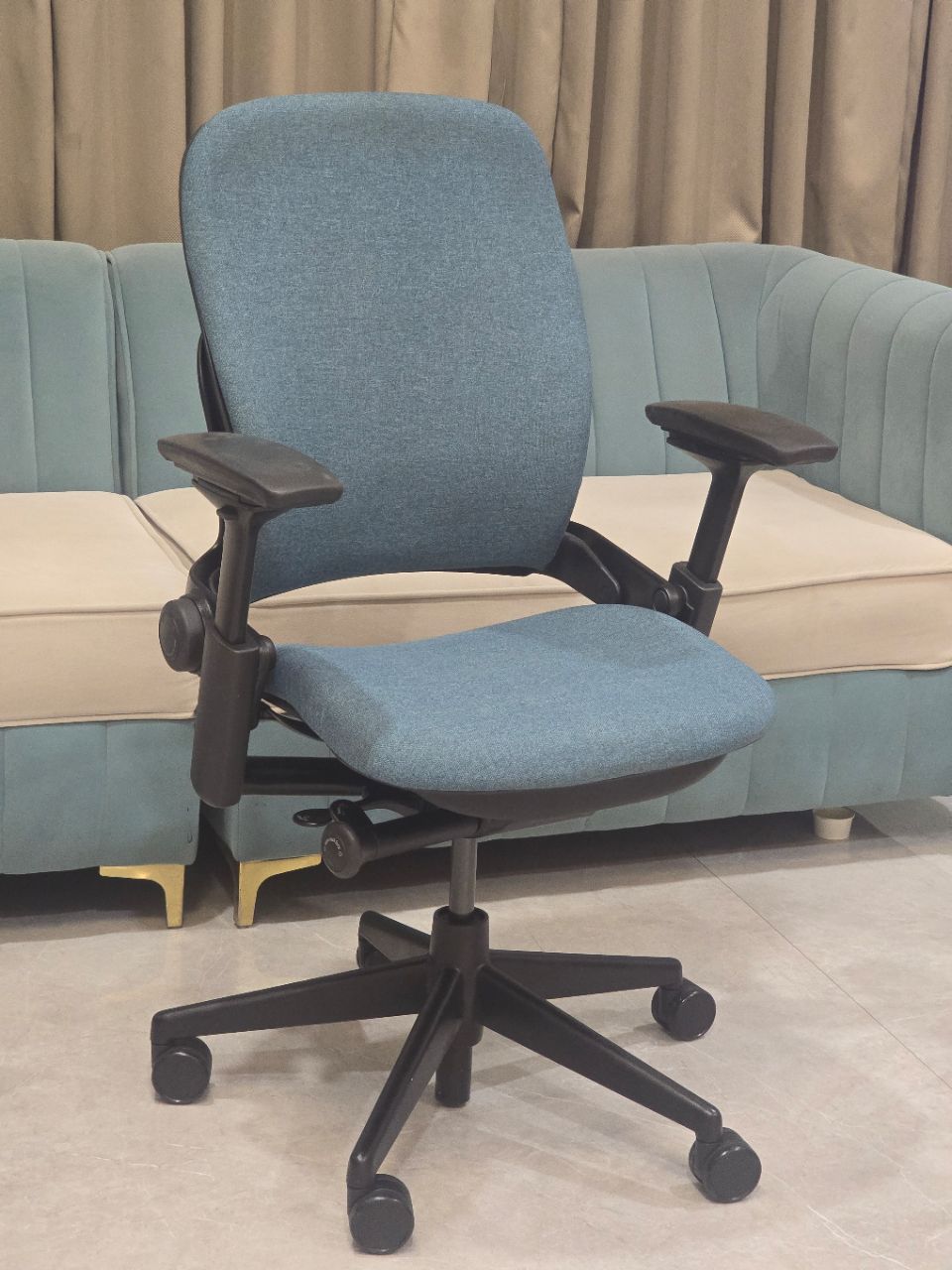 Steelcase Leap V2 view 3