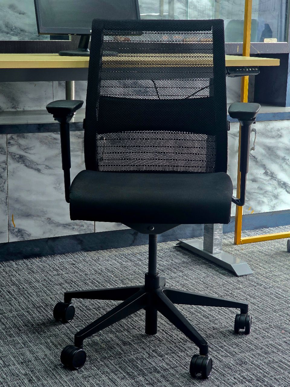 Steelcase Think V1 view 3