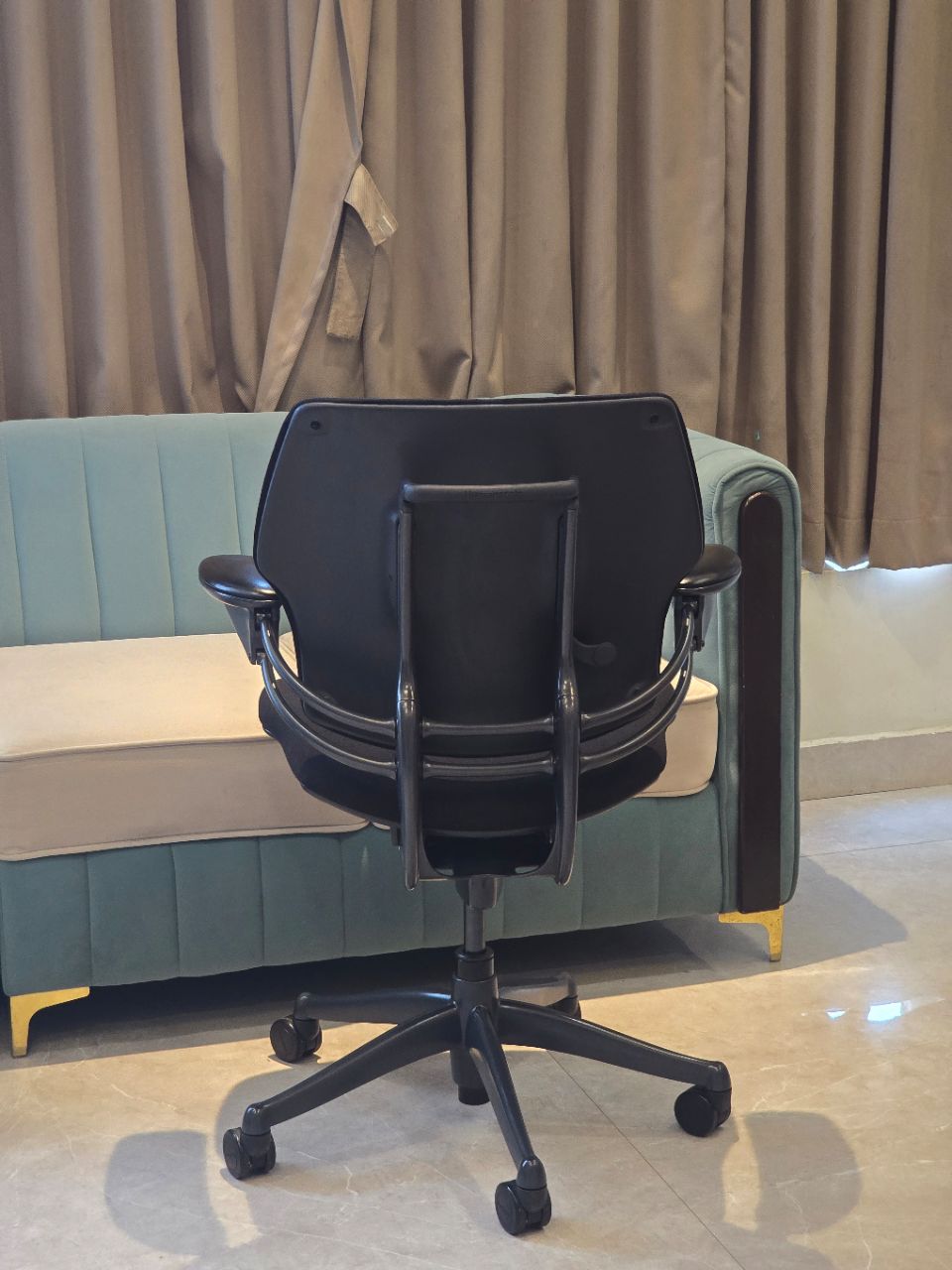Humanscale Freedom view 4