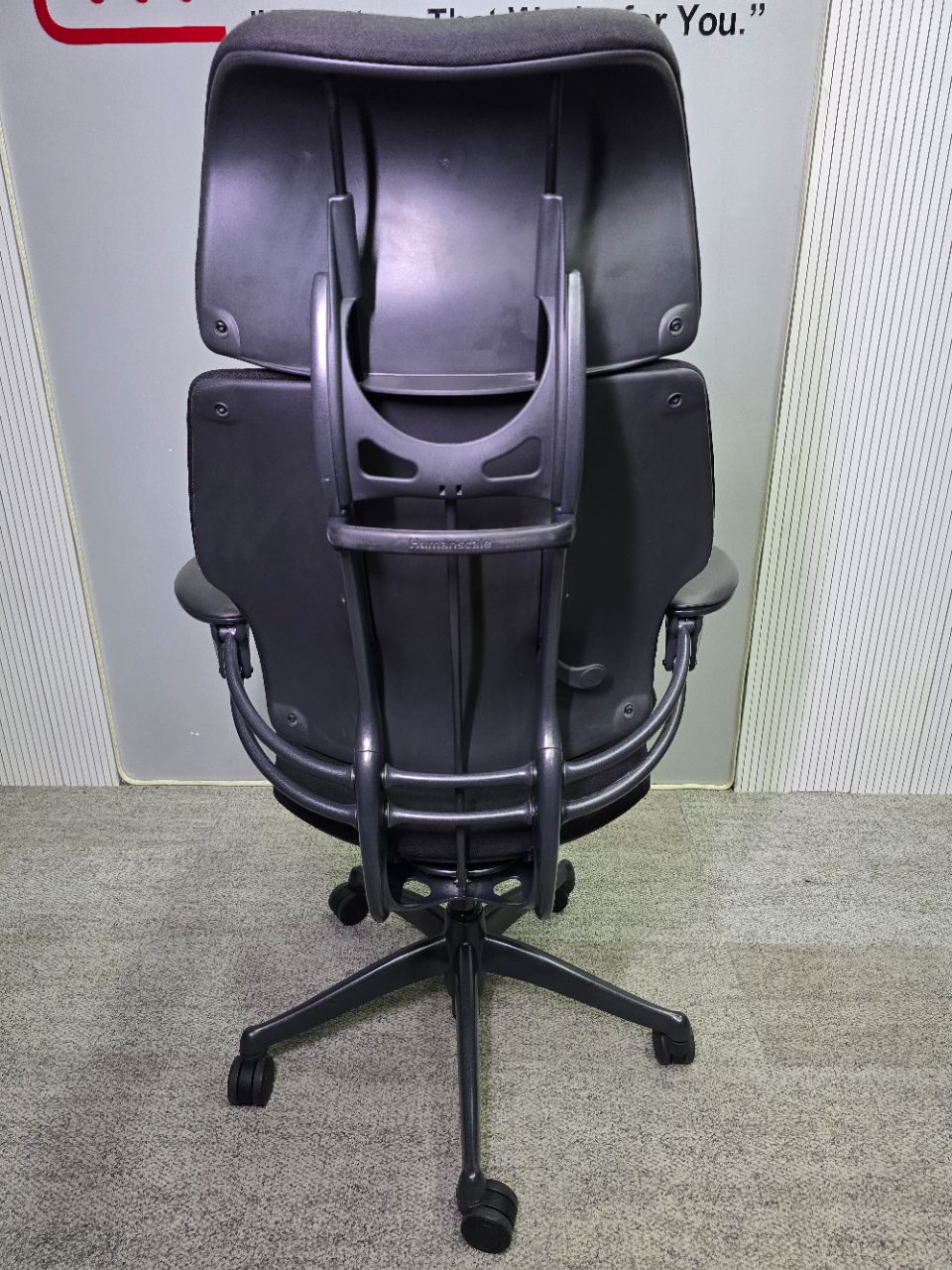 Humanscale Freedom With Headrest view 4