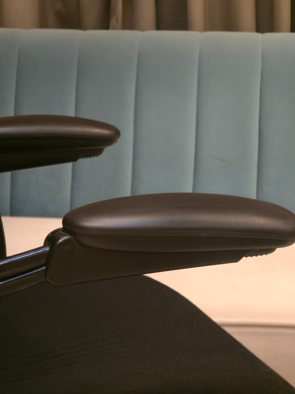 Humanscale Liberty Task view 8