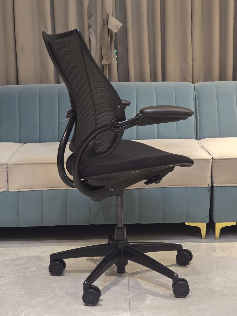 Humanscale Liberty Task view 2