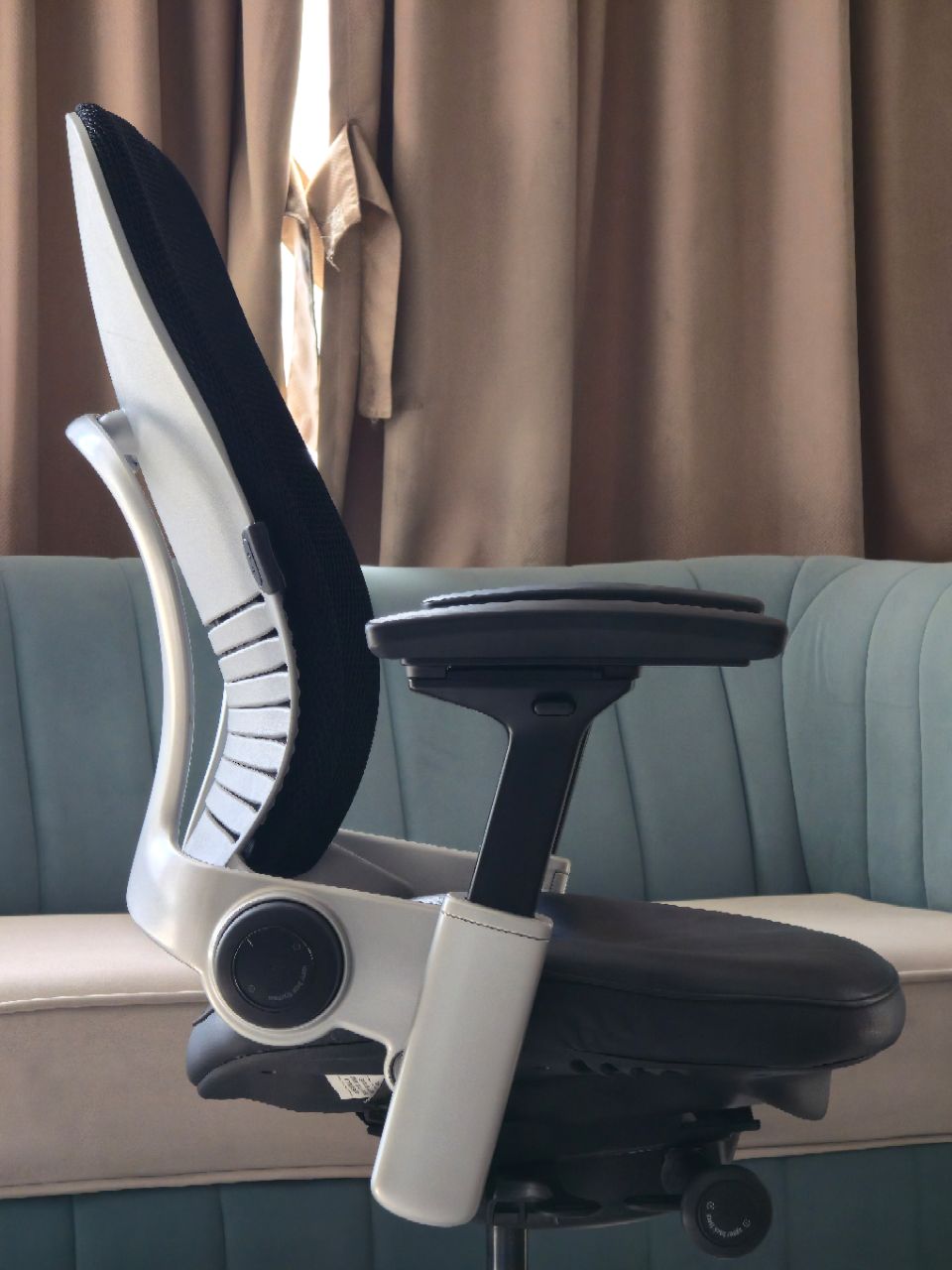 Steelcase Leap V2 (Limited edition) view 3
