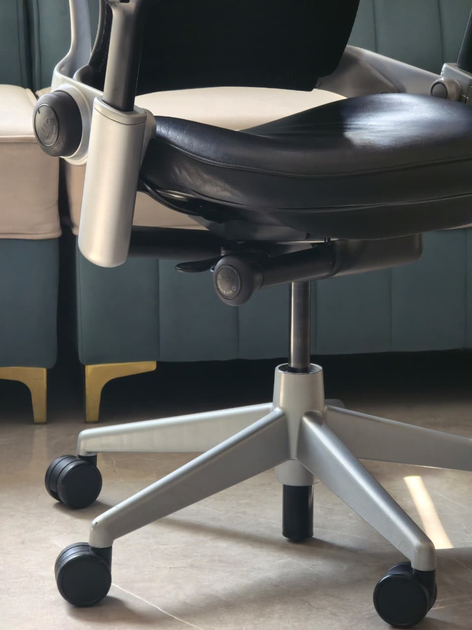 Steelcase Leap V2 (Limited edition) view 5