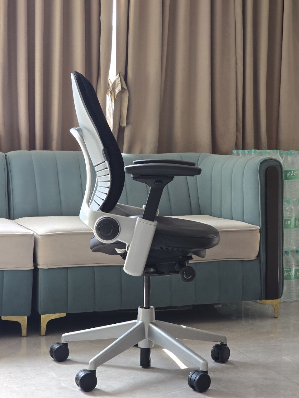 Steelcase Leap V2 (Limited edition) view 6