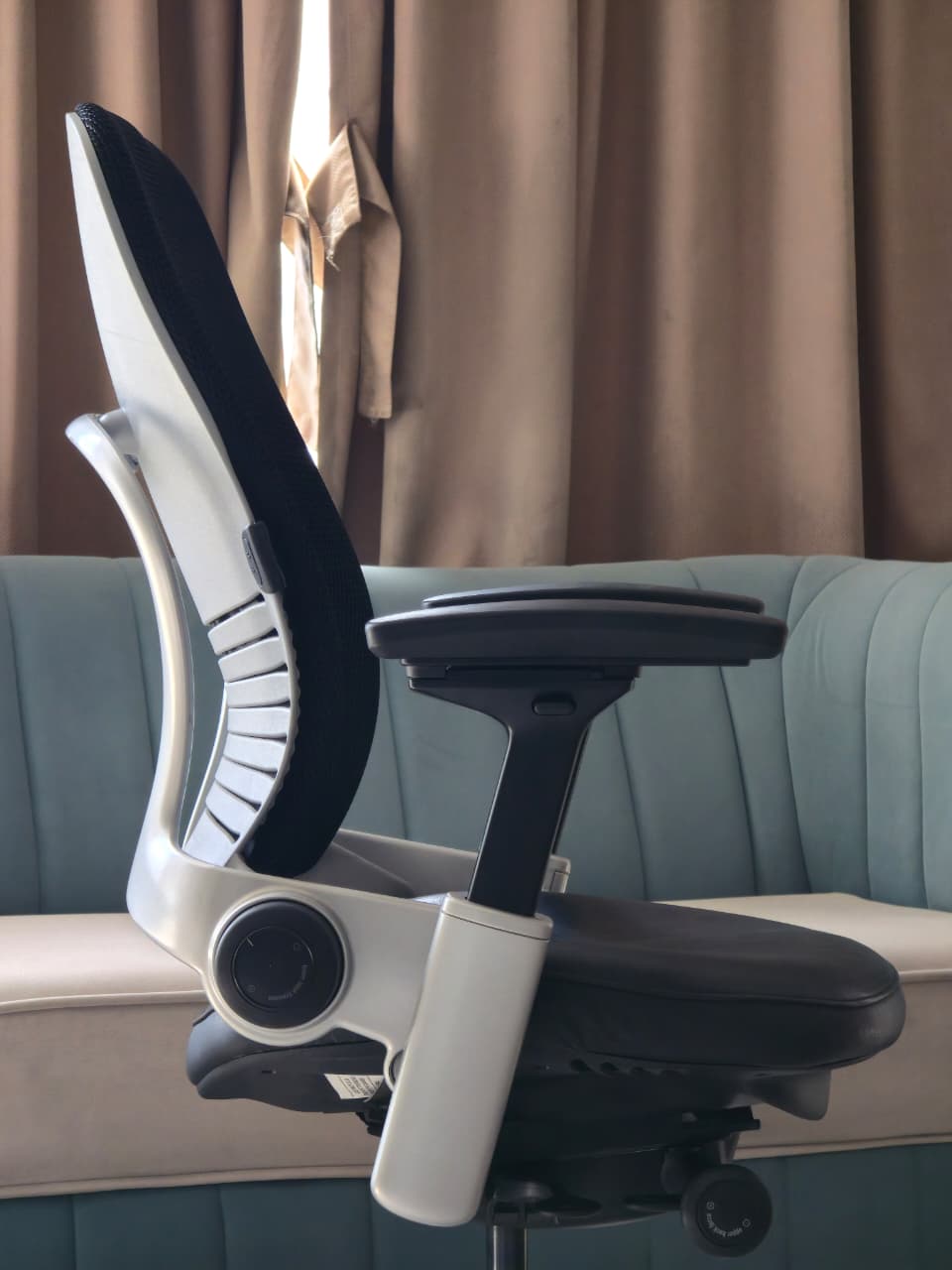 Steelcase Leap V2 (Limited edition) view 8