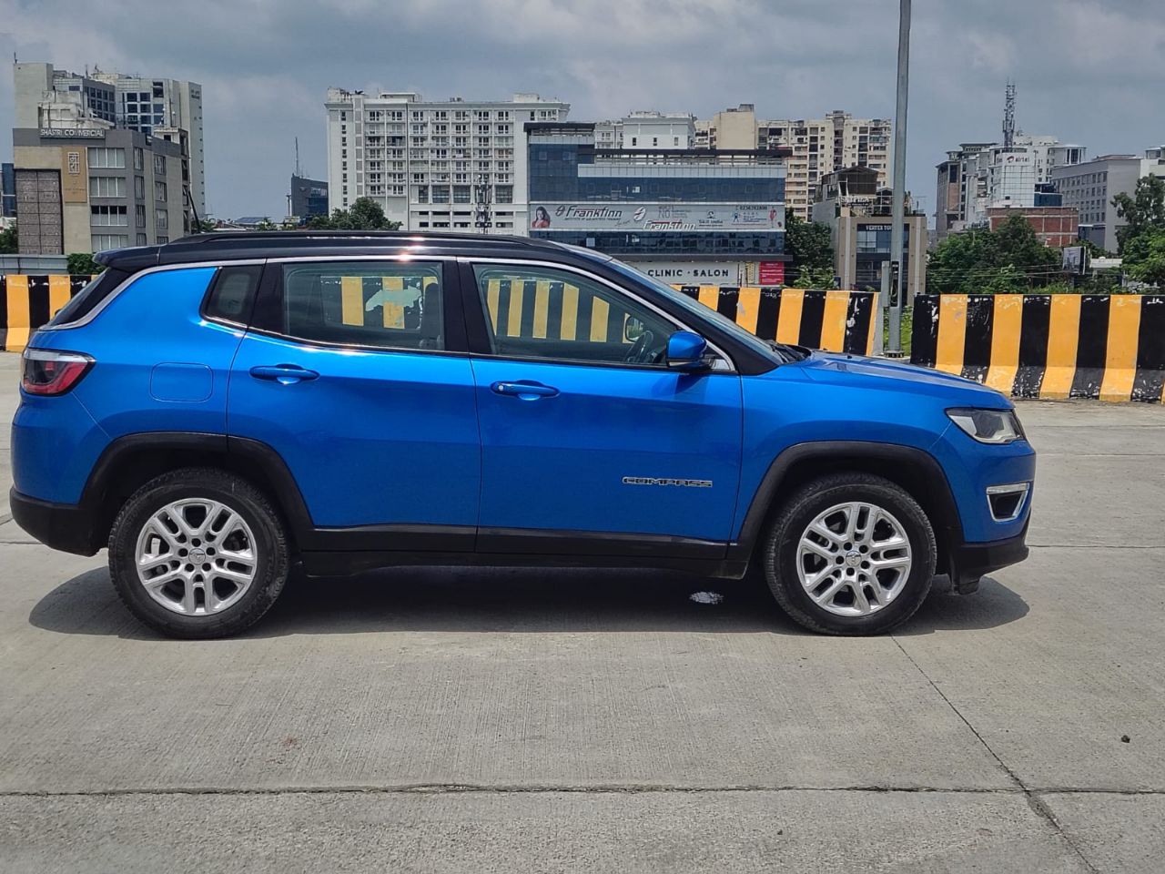Jeep Compass view 4