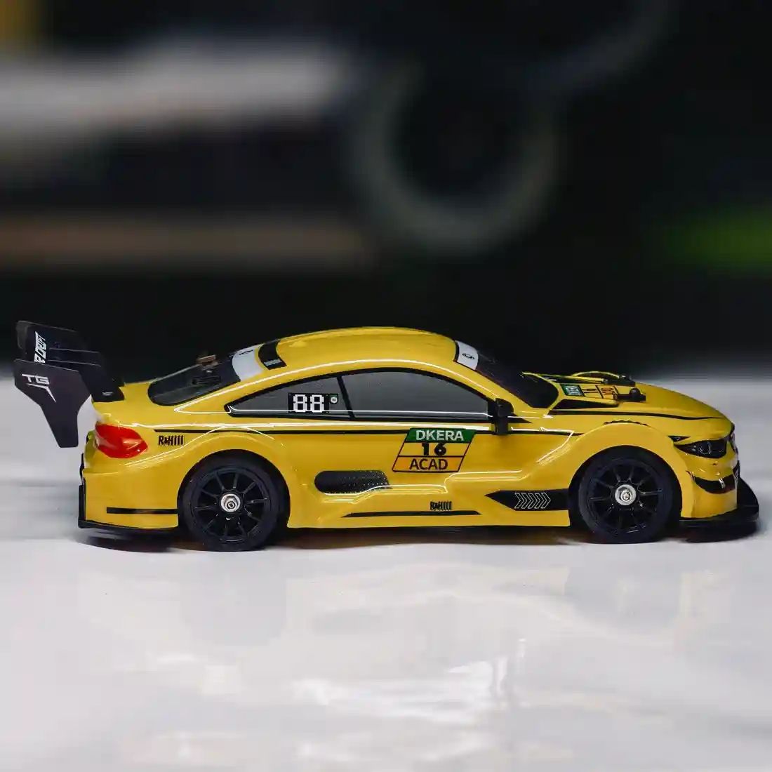whoosh BMW M4 drift rc car view 4
