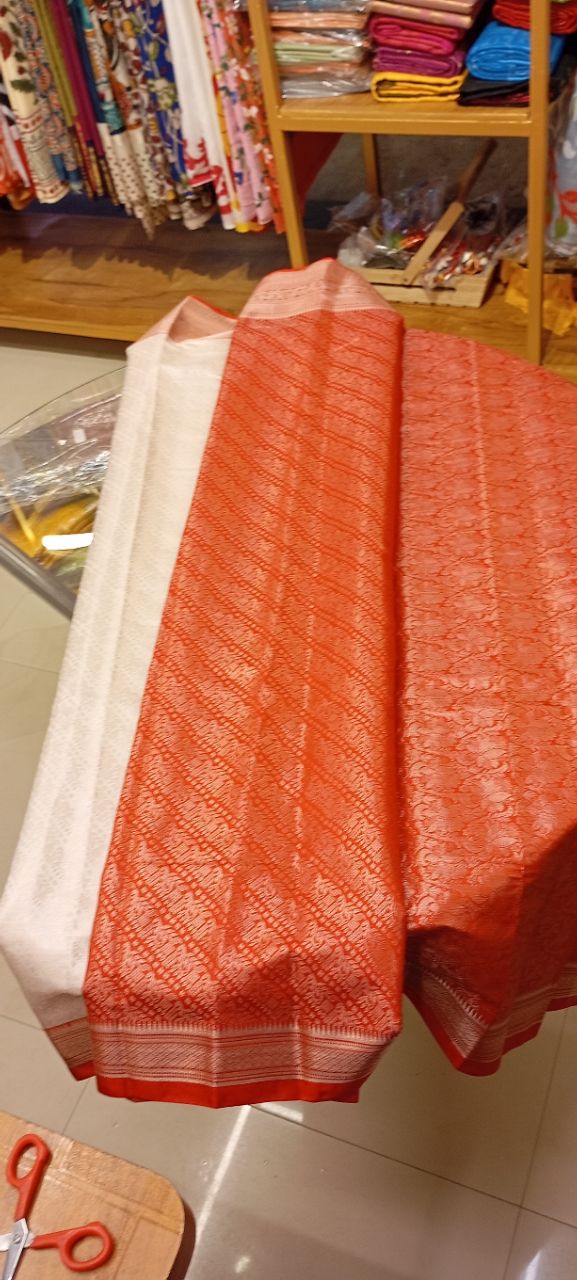 Elegant Banarasi Red And White Silk Saree view 2