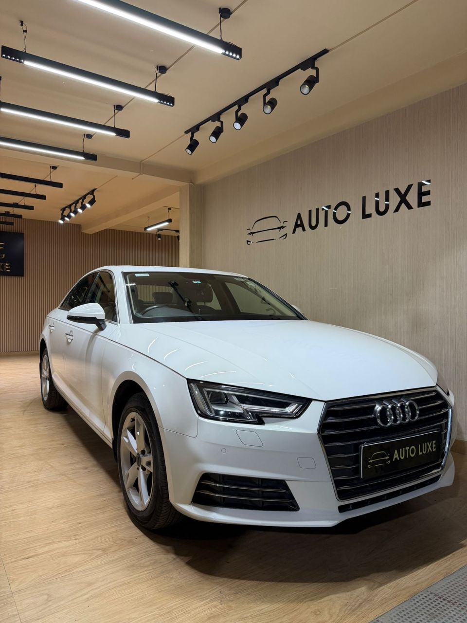 Audi A4 view 3