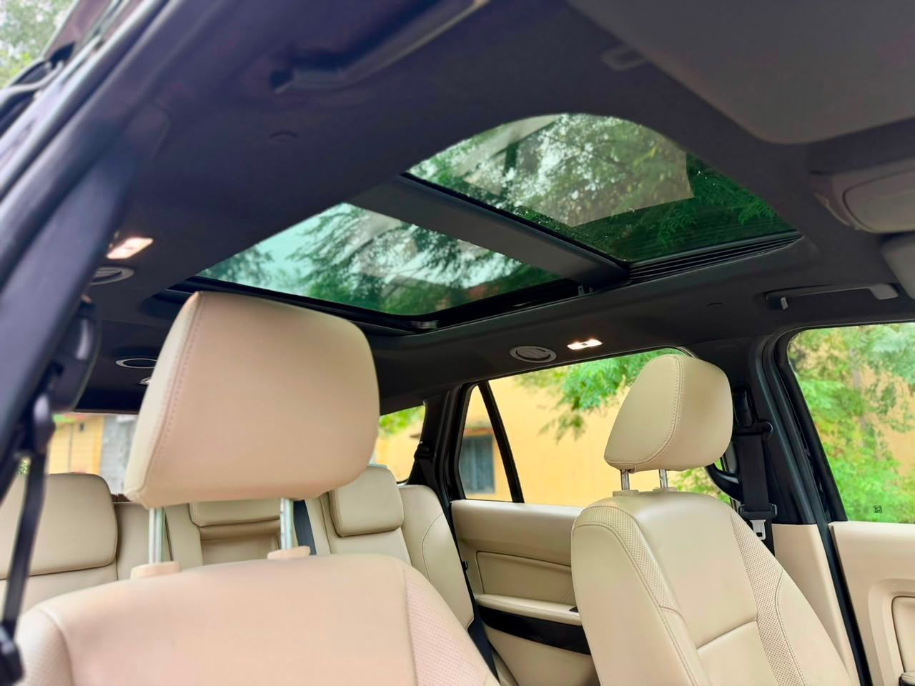 Ford Endeavour view 6