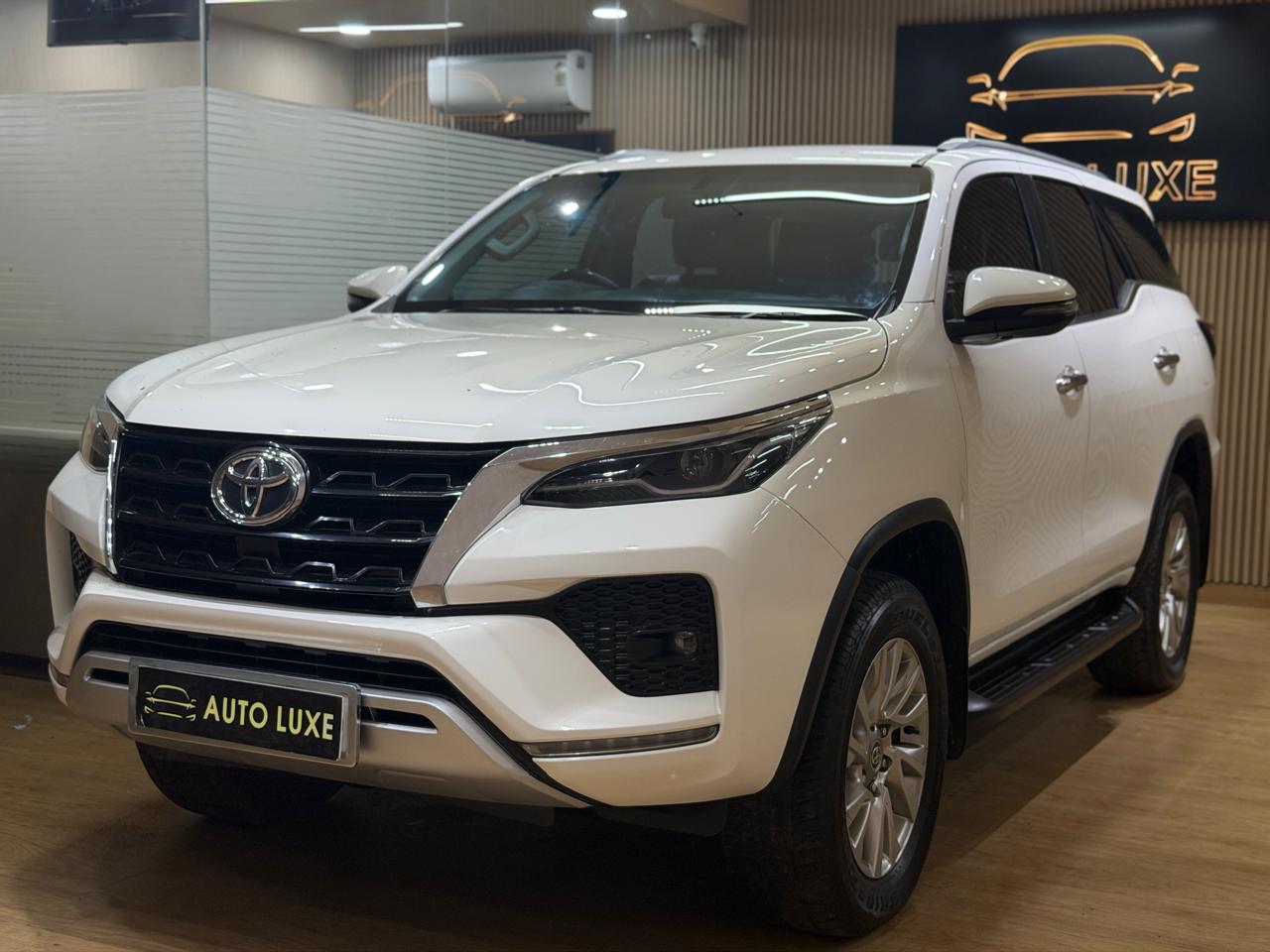 Toyota Fortuner view 2